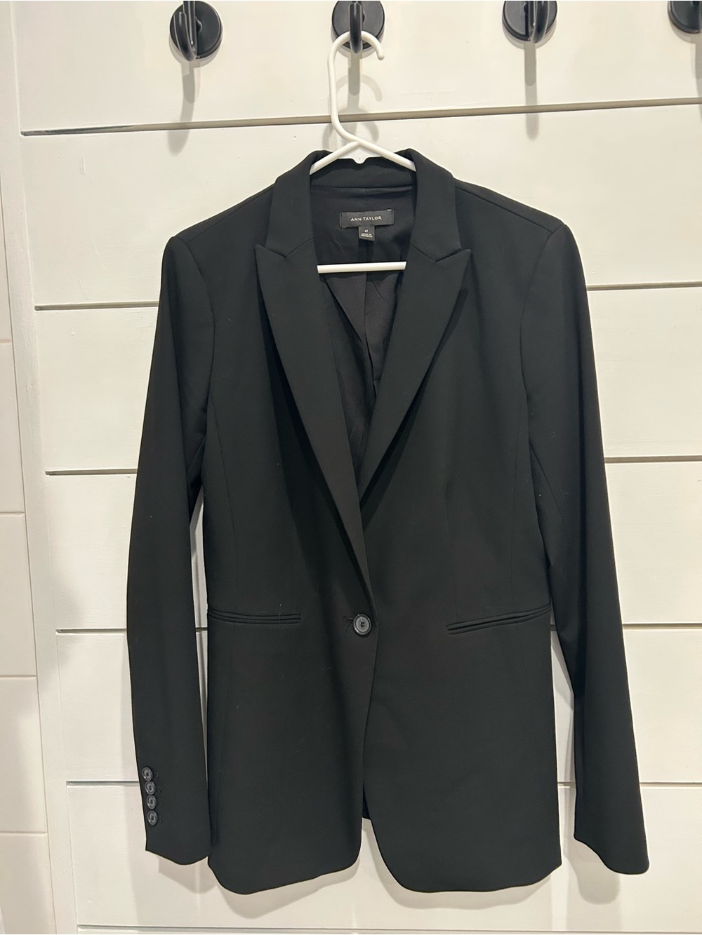 Ann Taylor Black Longline Blazer Size 6T Tall One Button Career Jacket